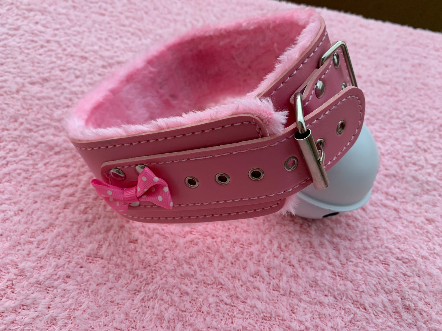Girly Rainbow Pink Giant Bell Collar