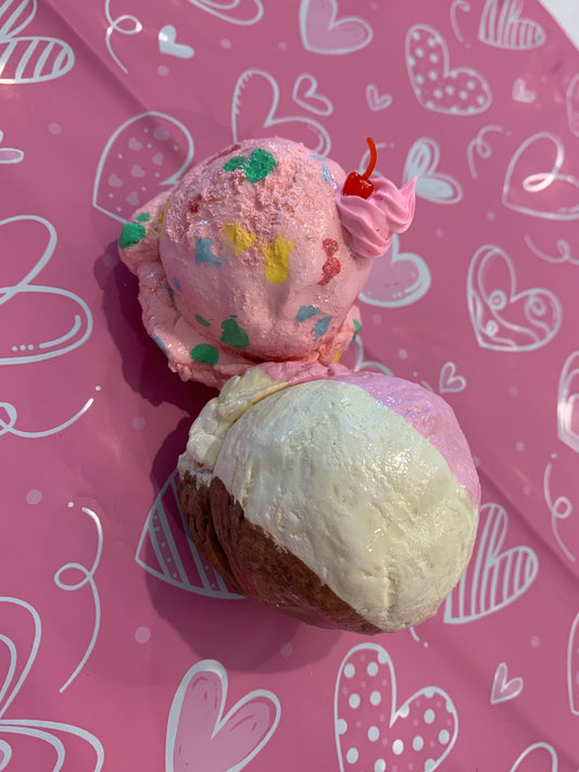 Delicious Cute Ice Cream Bobbles (Single item)