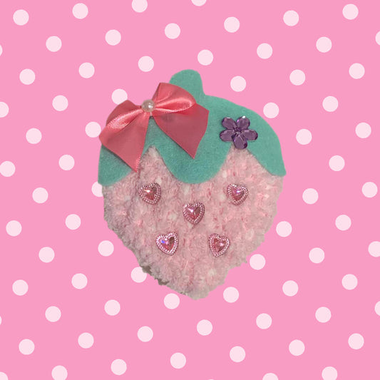 Mofumofu Strawberry Brooch