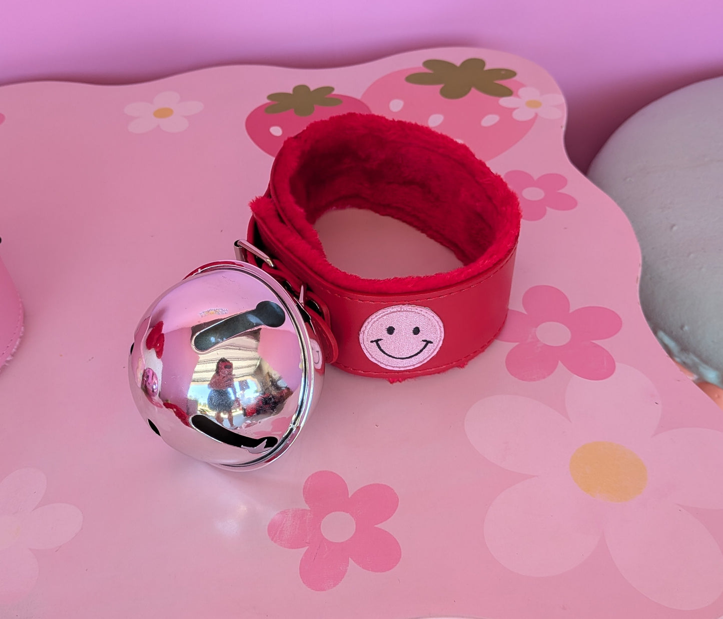 Happy Smile Red bell collar
