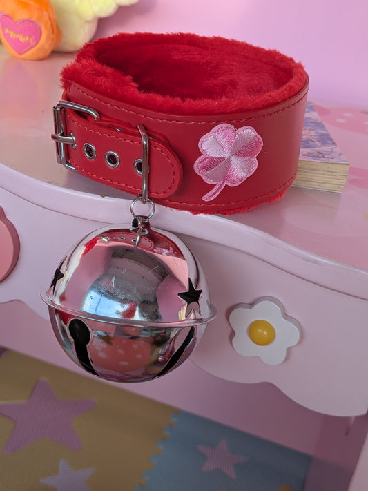 Lucky Pink Clover Bell Collar