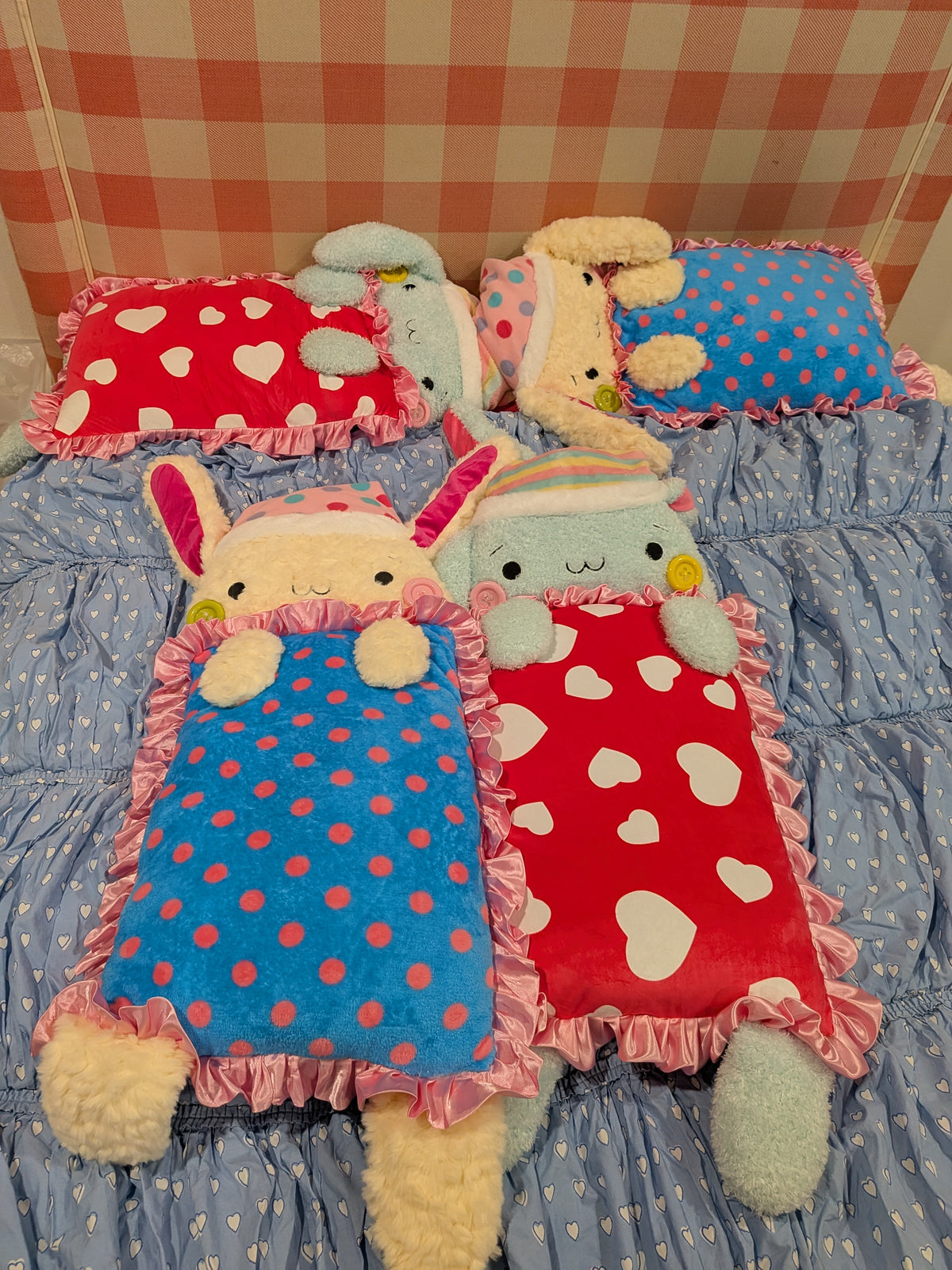 Pillowdachi! Your new pillow friend :3
