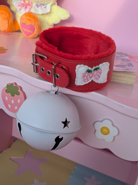 Berry Bow Bell Collar