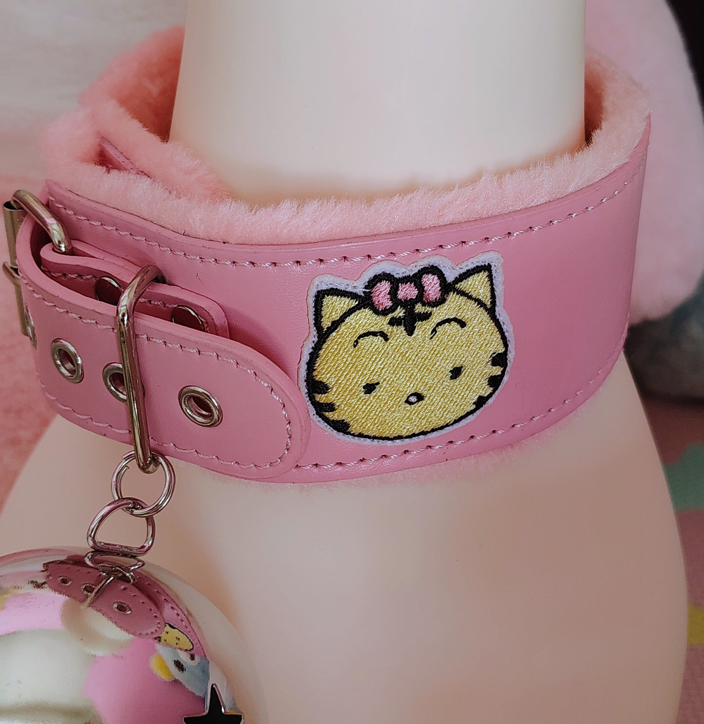 Meowmeow Giant Bell Collar