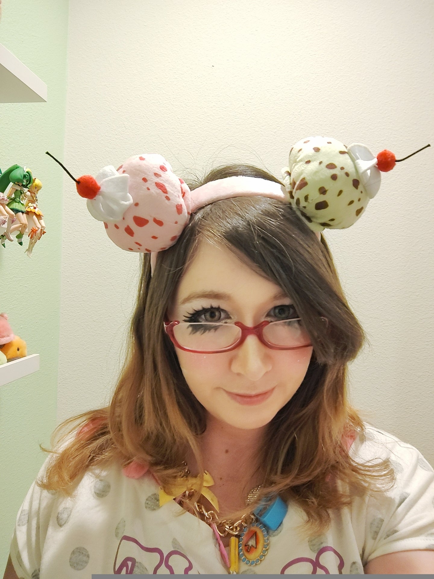 Beautiful person wearing novelty ice cream headband in a casual setting.